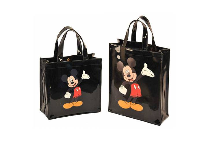 Tote bag products.